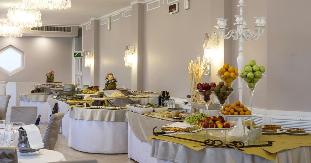 Hotel Abner'S Ричоне Екстериор снимка